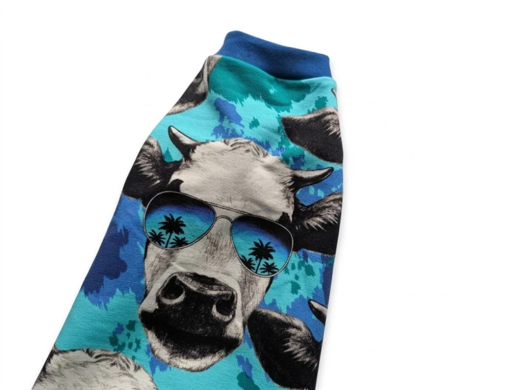 Bluzka dla kota „Summer Cows” – wakacyjny motyw, lekka i kolorowa3.jpg
