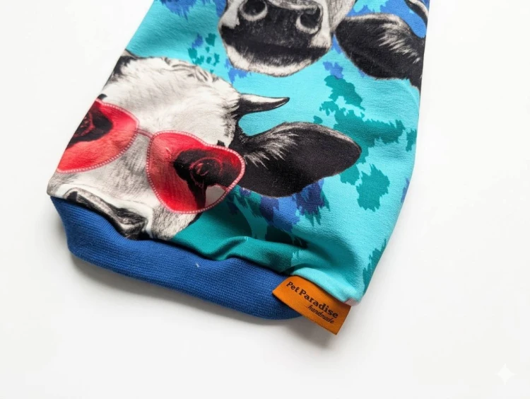 Bluzka dla kota „Summer Cows” – wakacyjny motyw, lekka i kolorowa4.jpg