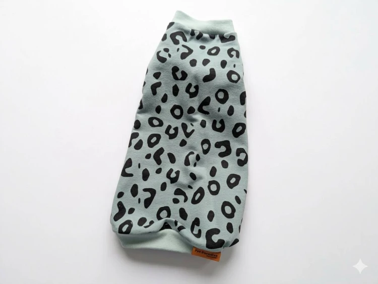 Bluzka dla kota „Green Leopard” – zielona panterka, elastyczna.jpg