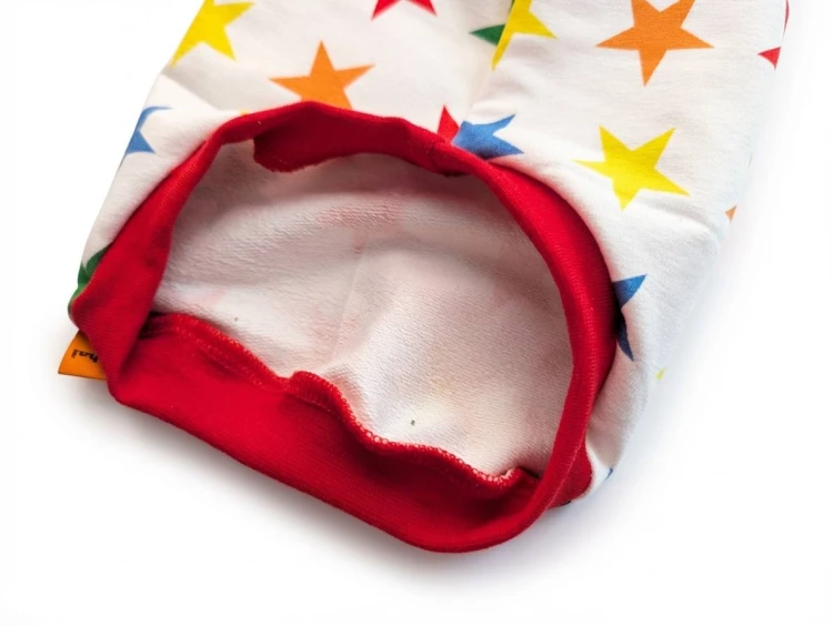 Ubranko dla kota w kolorowe gwiazdki4.jpg