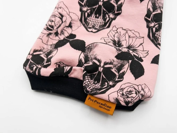 Ubranko dla kota- czaszki z różą na różowym tle4.jpg