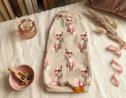 Bluzeczka dla kota - kot w słuchawkach i okularach1.jpg