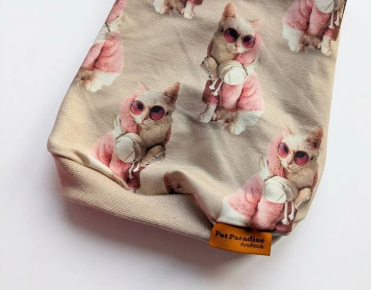 Bluzeczka dla kota - kot w słuchawkach i okularach4.jpg