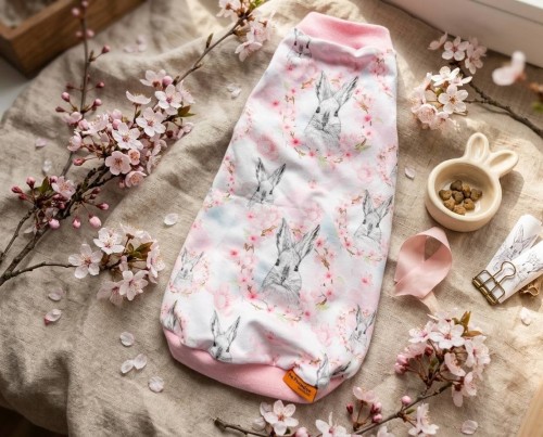 Wielkanocna bluzeczka dla kota w króliczki.jpg