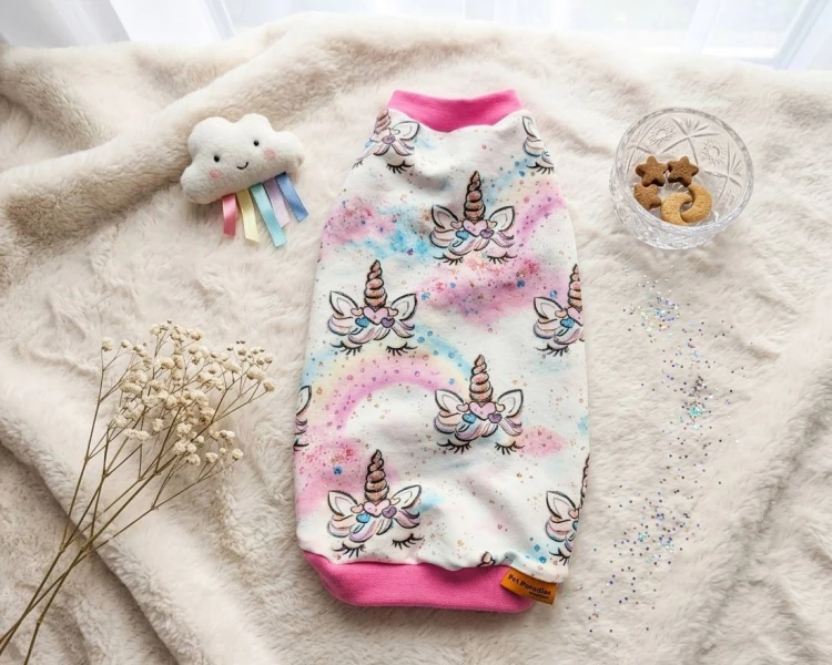 Bluzeczka dla kota Jednorożec – pastelowy print.jpg