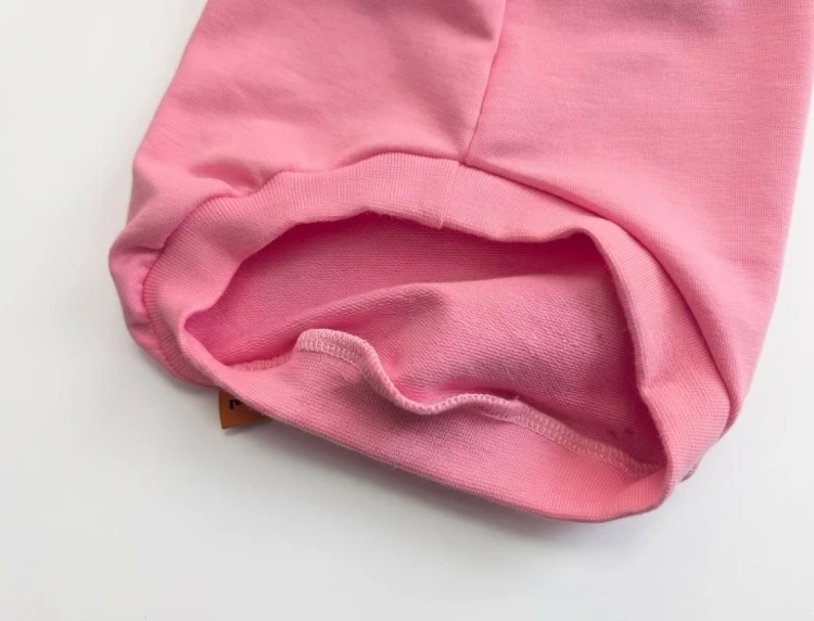 Ubranko dla kota jednokolorowe cukierkowy róż4.jpg