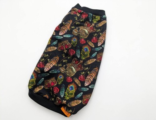 Ubranko dla kota „Barokowe Róże i Pióra”1.jpg